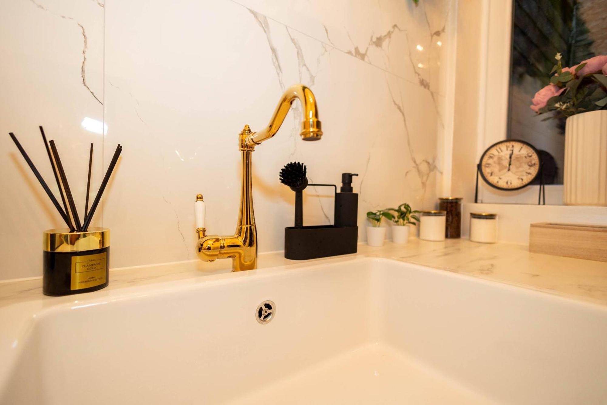 New, Stylish And Spacious Apartment 브라티슬라바 외부 사진